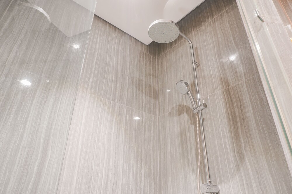 Elegant And Nice Studio At Capitol Suites Apartment view 4