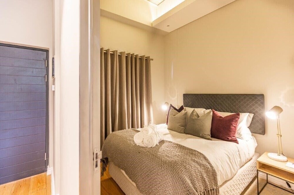 Docklands Deluxe Apartments by ITC Hospitality