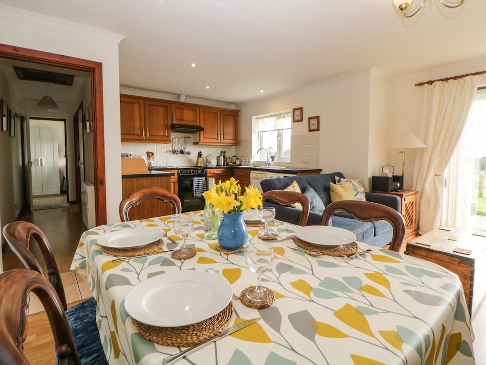 Broom Cottage view 3
