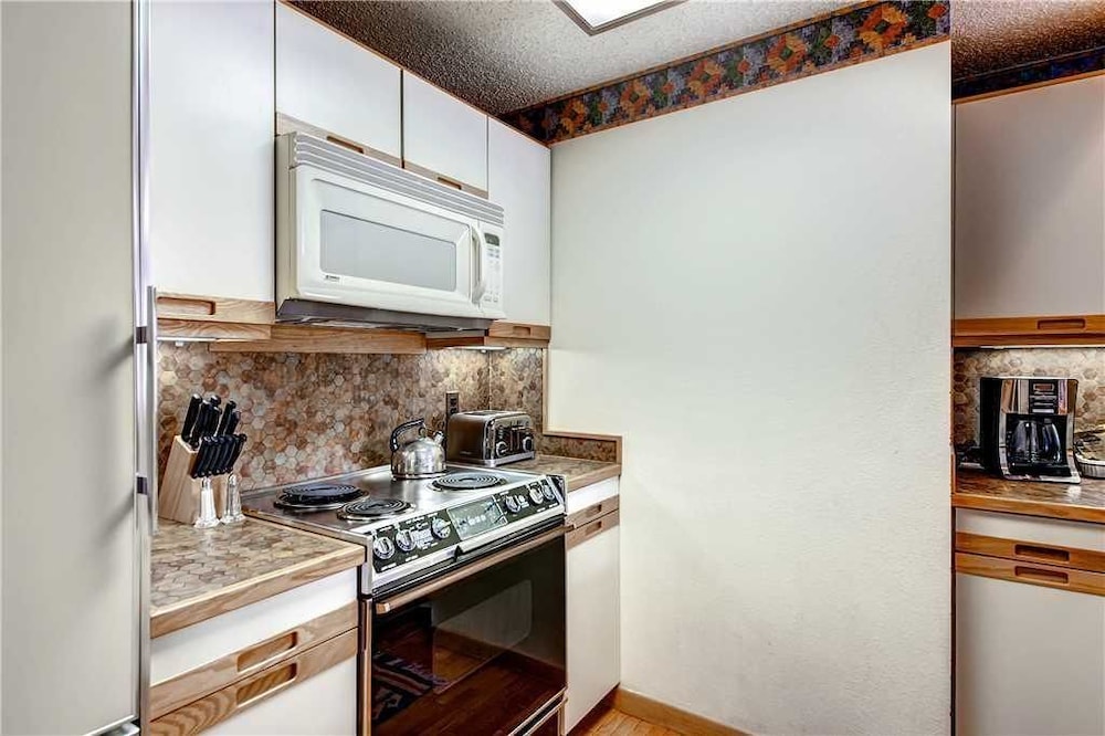1303 Trappeur's Lodge, Trappeur's Crossing Apartment 2