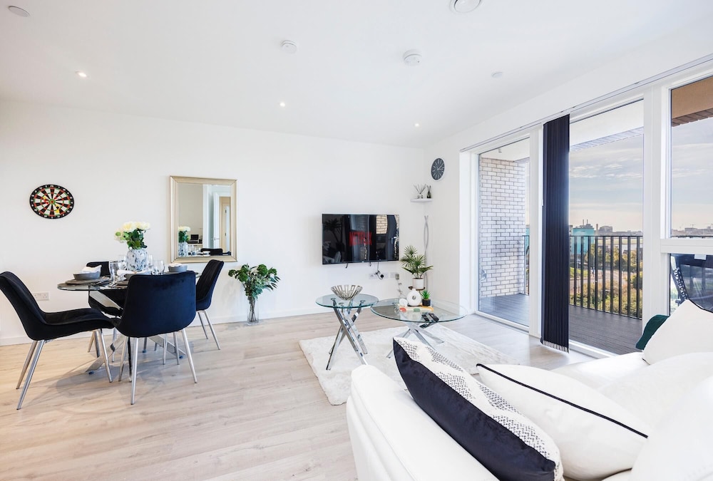 Newly Built 2 Bed Apartment By London City Airport