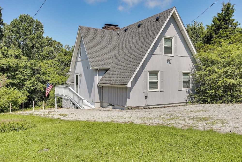 3,000-sq-ft Home < 7 Mi to Barren River Lake