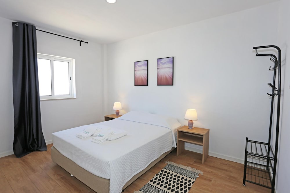 X 10 - 2 Bed Apartment in Quinta da Ponte