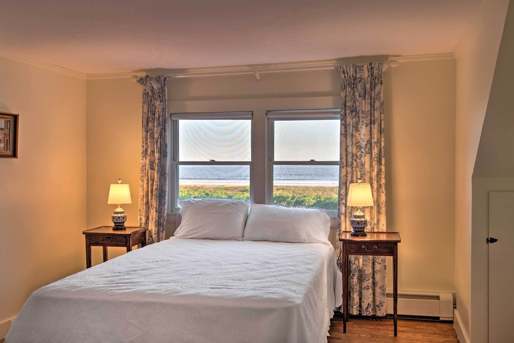 Expansive Beachfront Retreat w/ Outdoor Shower - Property Image 38