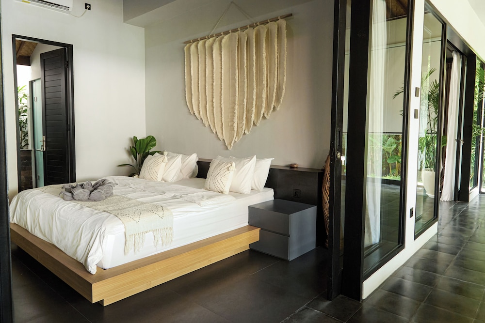 Villa Savaya Canggu Batu Bolong