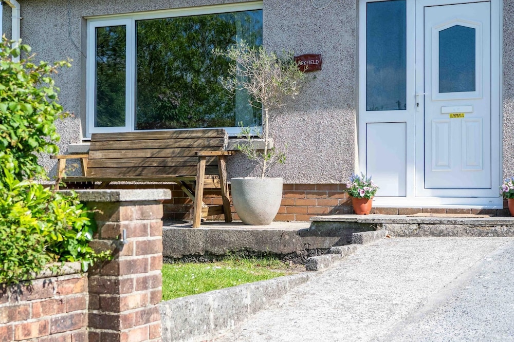 Larkfield - 3 Bedroom Holiday Home - Penally