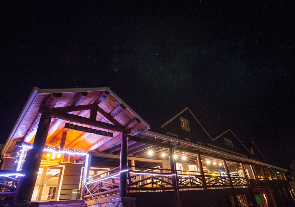 Marys Lake Lodge Mountain Resort and Condos