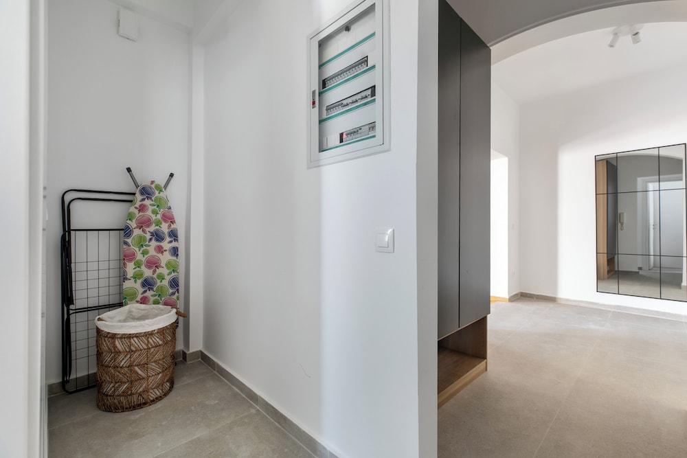 Artsi - 3BR Apt w Balcony in Athens