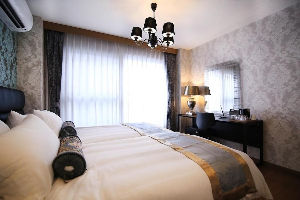 Shinjuku Global Hotel