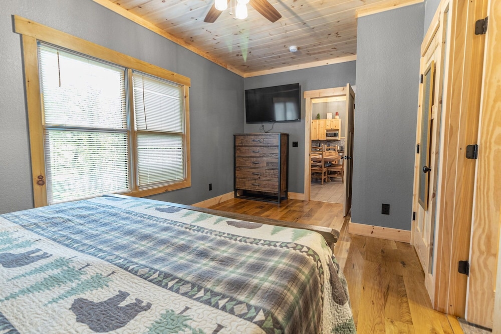 Pinewood Forest Walden's Creek Cabins