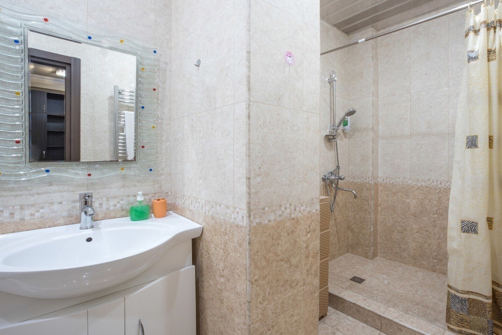 Stay Inn on Yekmalyan St