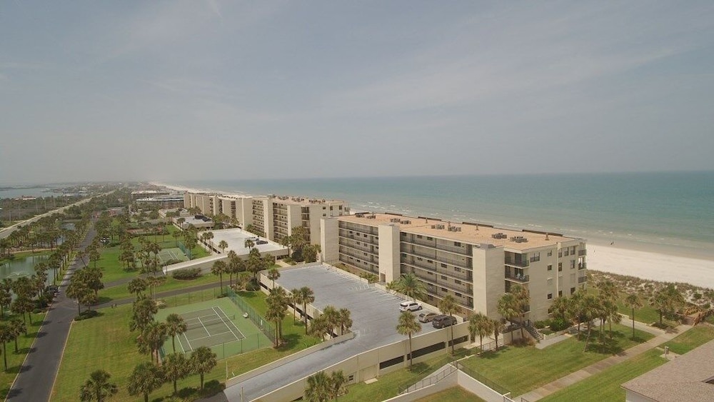 Sand Dollar 101 3 Bedroom Condo by RedAwning view 2