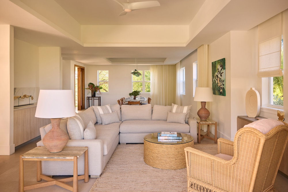 Private Pool Villa at Coral Sands Steps to Pink Sand Beach & Resort Amenities