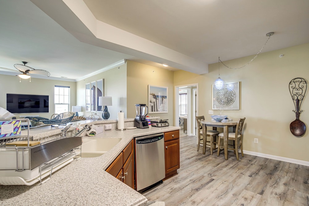 Walkable Condo w/ Drawbridge Views in Cambridge