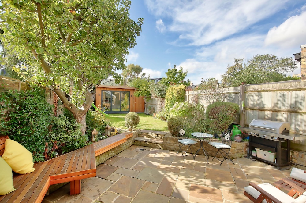 outdoor bbq area