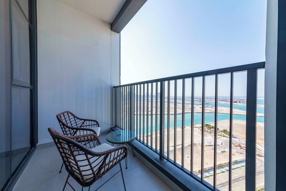 Capital Living On Reem: The Bridges