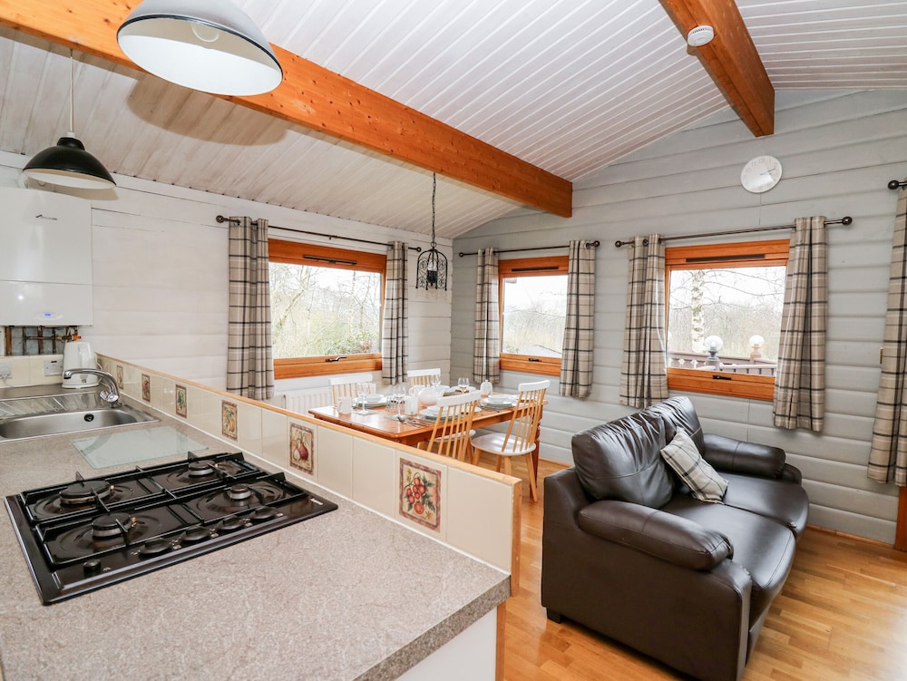 Snowy Owl Lodge