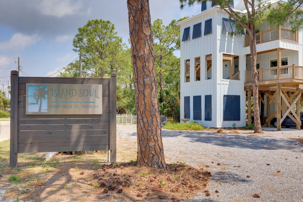 Fish, Kayak & More: Bayfront Gem in Dauphin Island