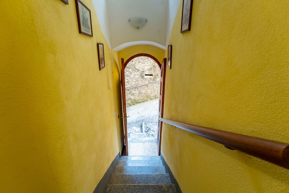 Limonta Lakeview Apartment by Wonderful Italy
