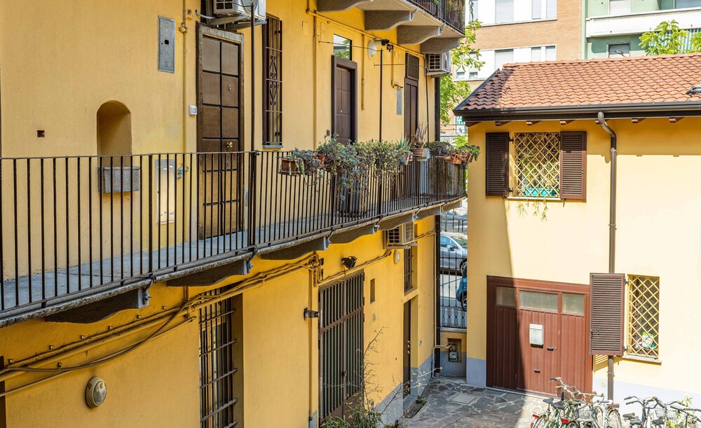 JOIVY Studio Near Natural Museum