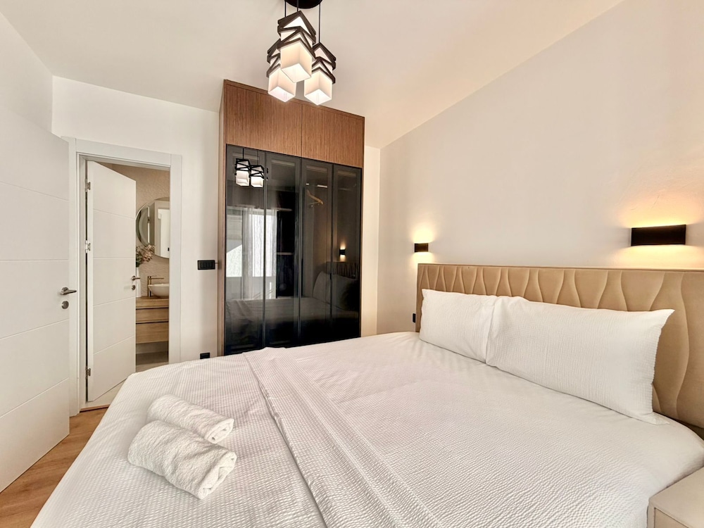Lunamare Apartments