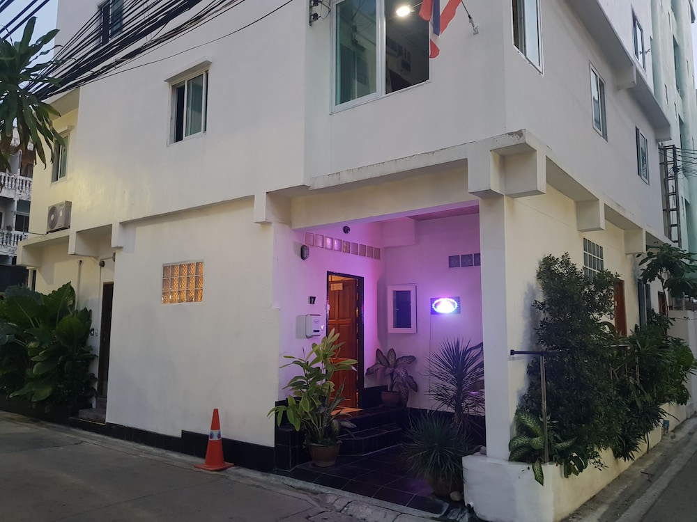 Sam's Place