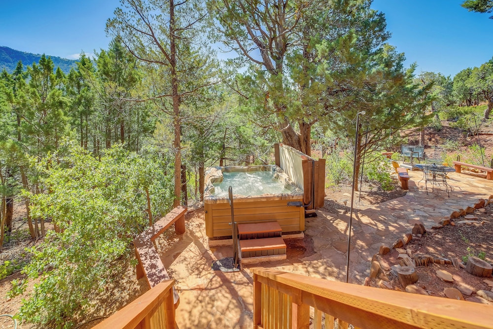 Chic Arizona Retreat w/ Hot Tub, Fire Pit  Deck! - Property Image 9