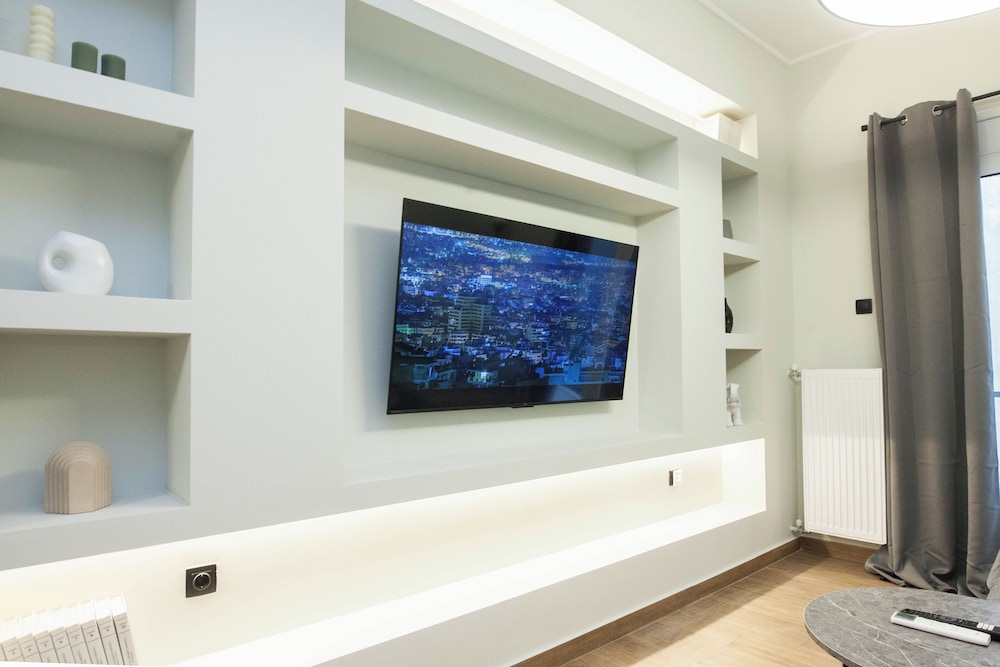 Fresh Modern 1 Bd Apt in Vibrant Patisia