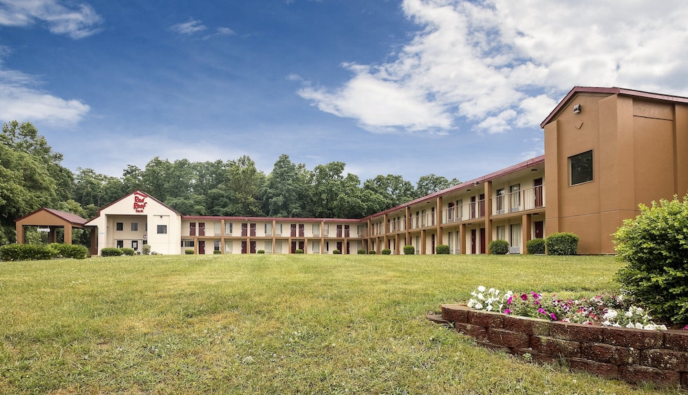 Williamsport Vacations - Red Roof Inn Hagerstown - Williamsport, MD - Property Image 4