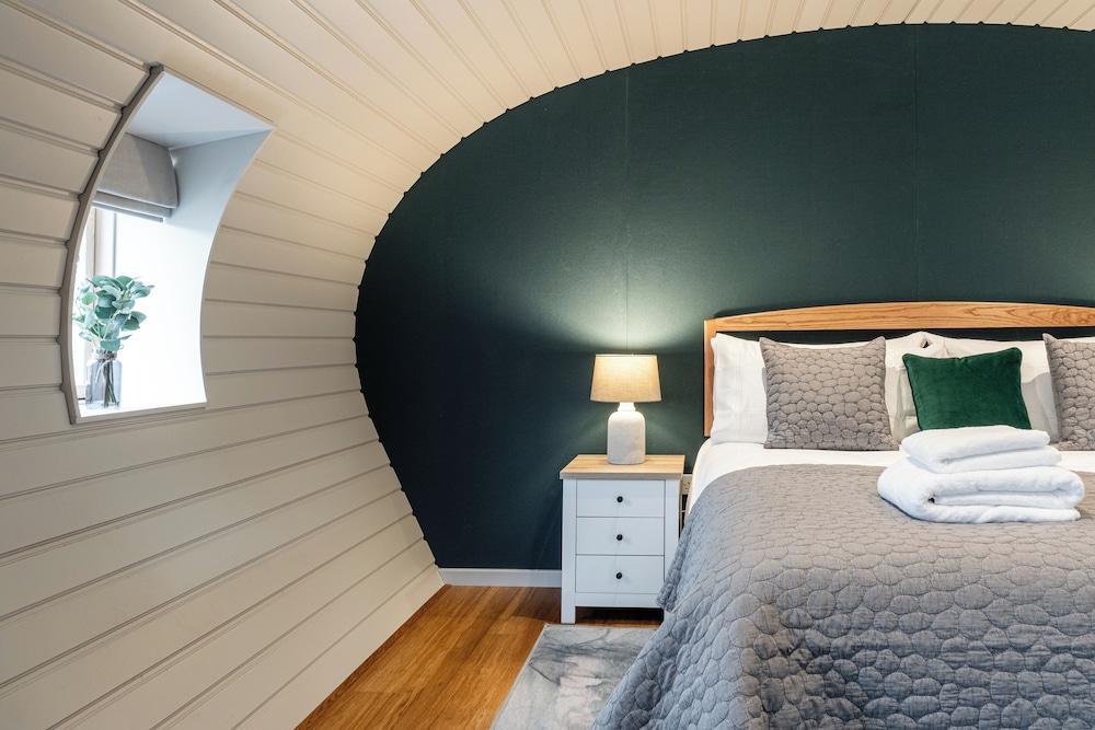 Unique 1 BD Eco-Retreat in Old Chalford