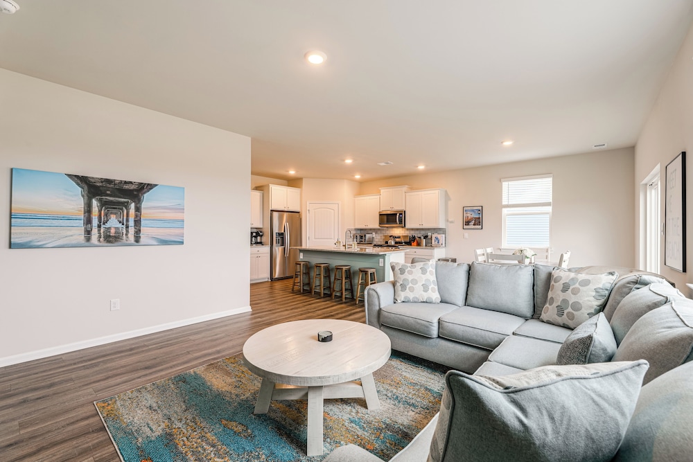 6 Mi to Bethany Beach: Family Home w/ Pool Access!