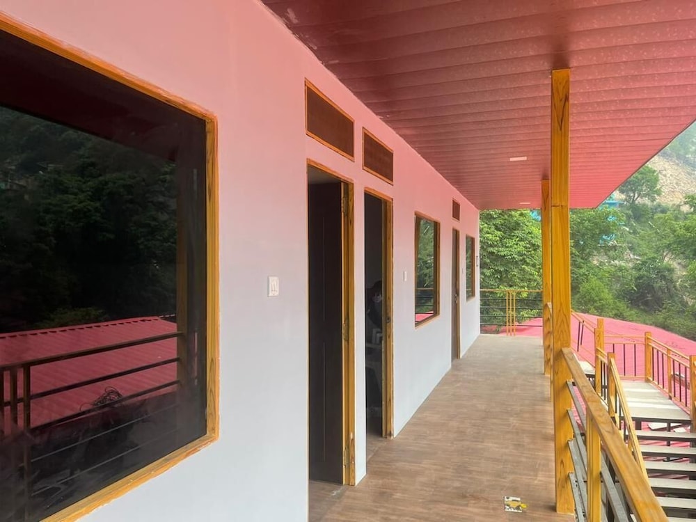 New Mandakini River Resort