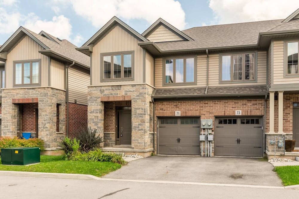 Modern 3BR House Steps to the Beach - Image 1