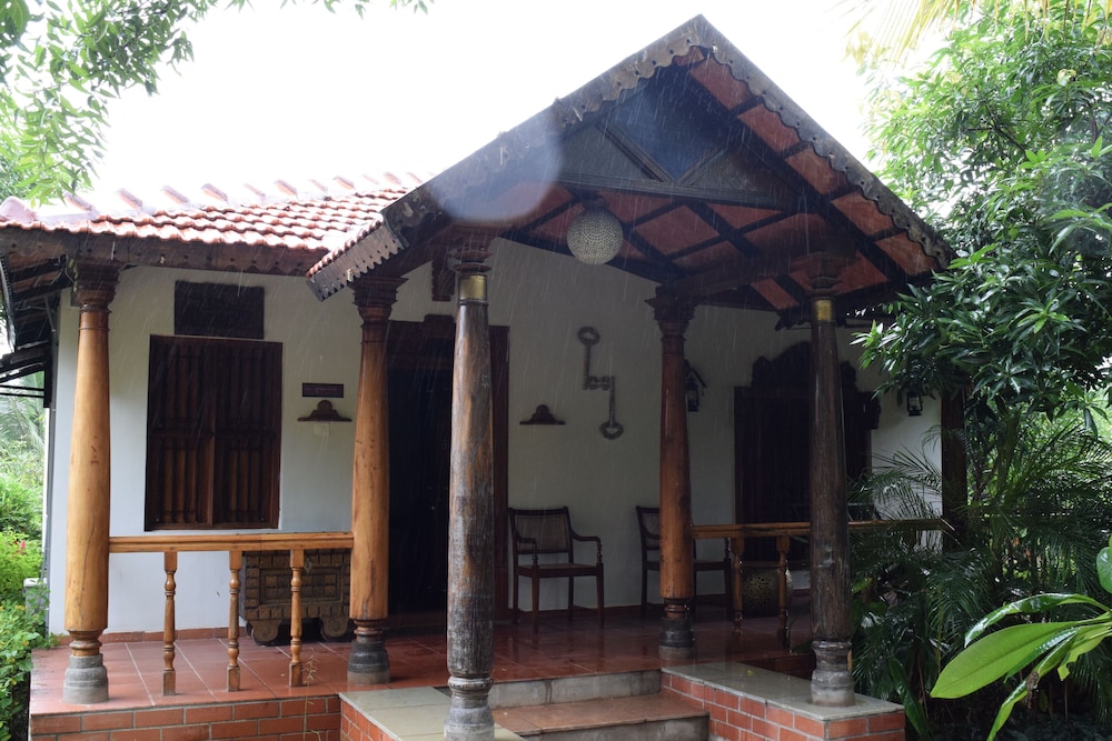 Brown Town Resort & Spa
