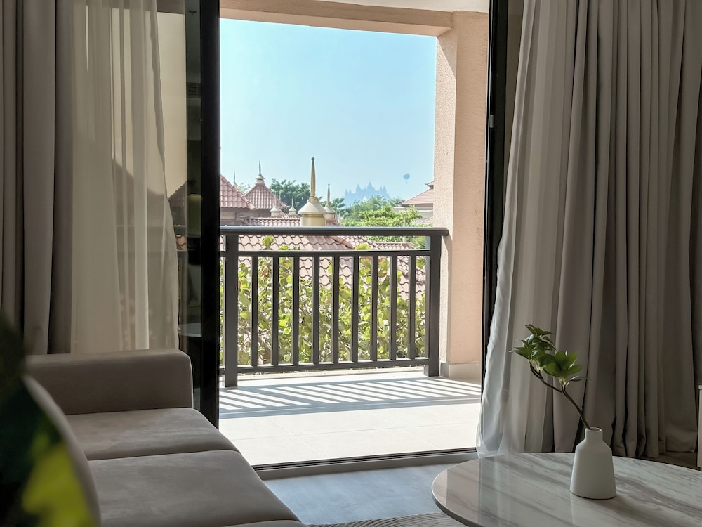 Resort Apartments - Royal Amwaj North
