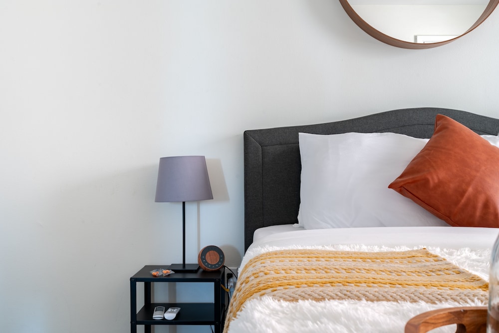 Jungle House Modern Lofts – Arena District & Short North - Image 3