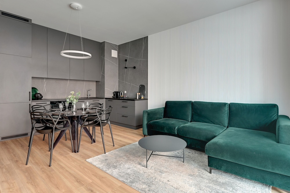 Brabank Riverside & Parking by Downtown Apartments