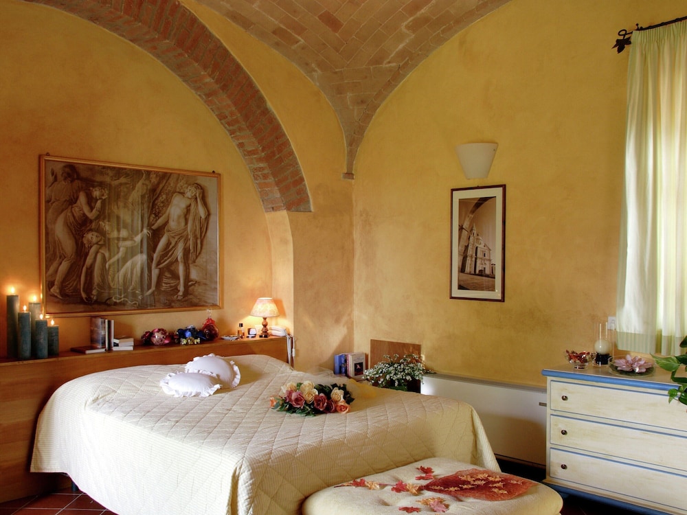 Vintage Mansion in Montepulciano With Pool view 4