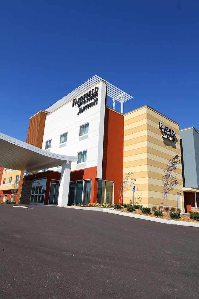 London Vacations - Fairfield Inn Suites by Marriott London - Property Image 17