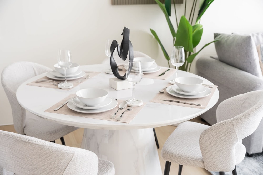 Lovely Apartment in Binghatti Corner That Sleeps 4