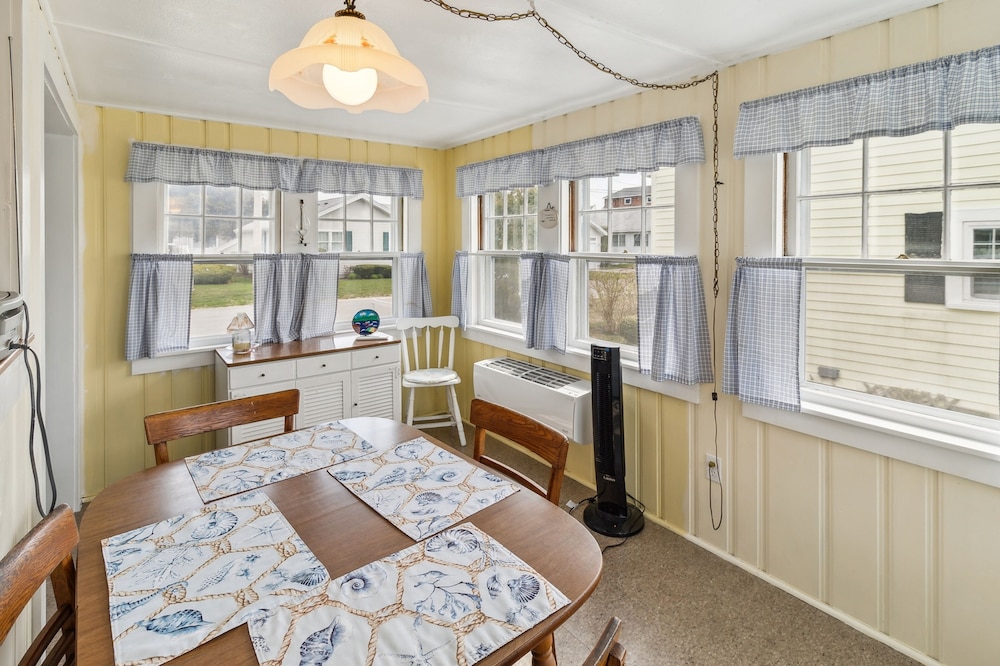 Coastal Cottage Retreat Steps From The Beach 2 Bedroom Cottage