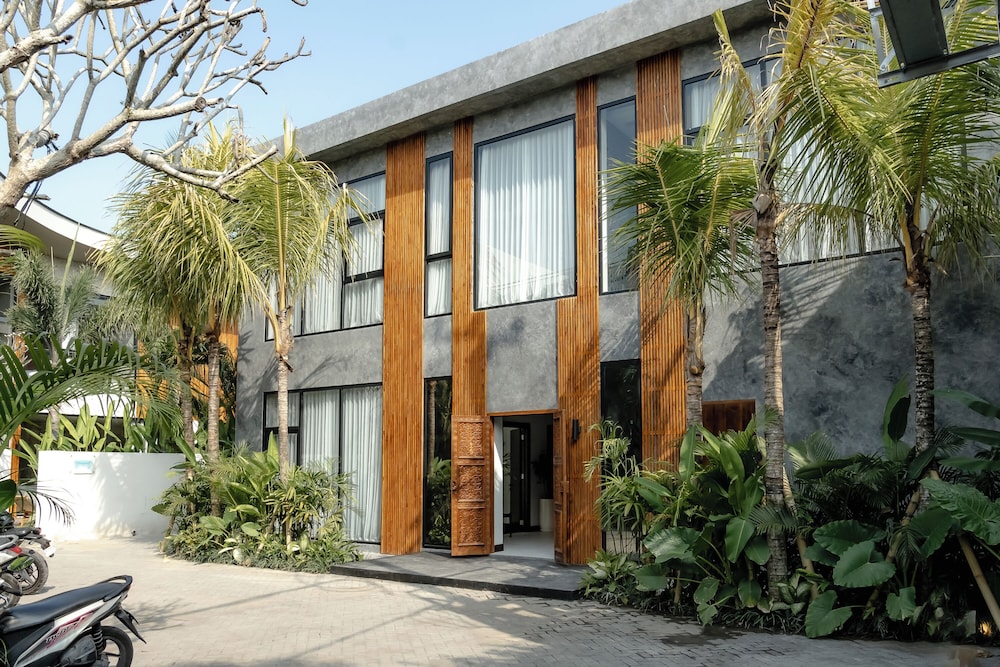 AMO Residences