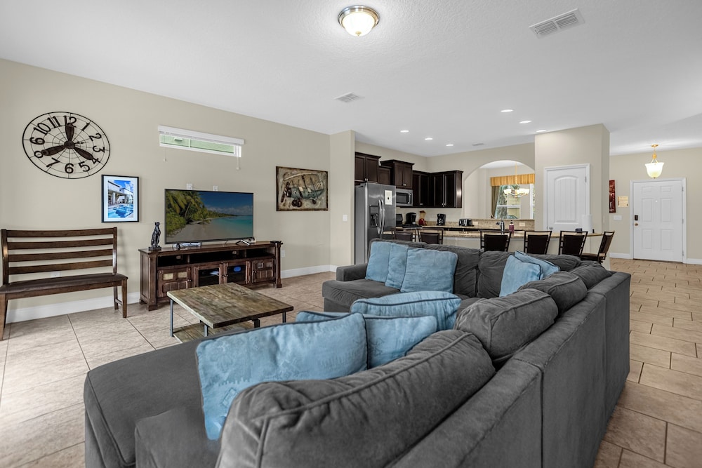 Solterra Swanky