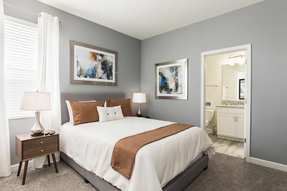 1516mb- The Retreat At Championsgate 6 Bedroom Home by RedAwning view 3