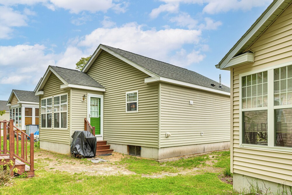1 Mi to Beach: Cottage w/ Pool Access in Wells