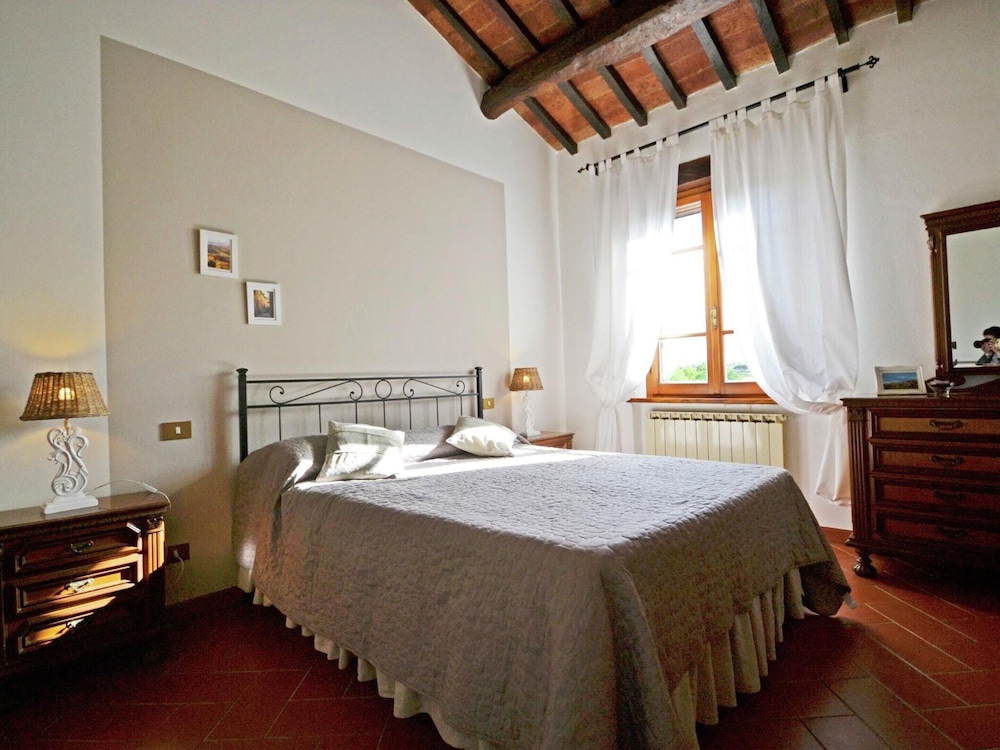 Villa in Tuscany With Pool Near Cortona