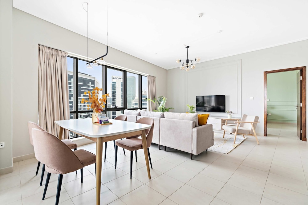Silkhaus High Floor With Big Balcony Downtown