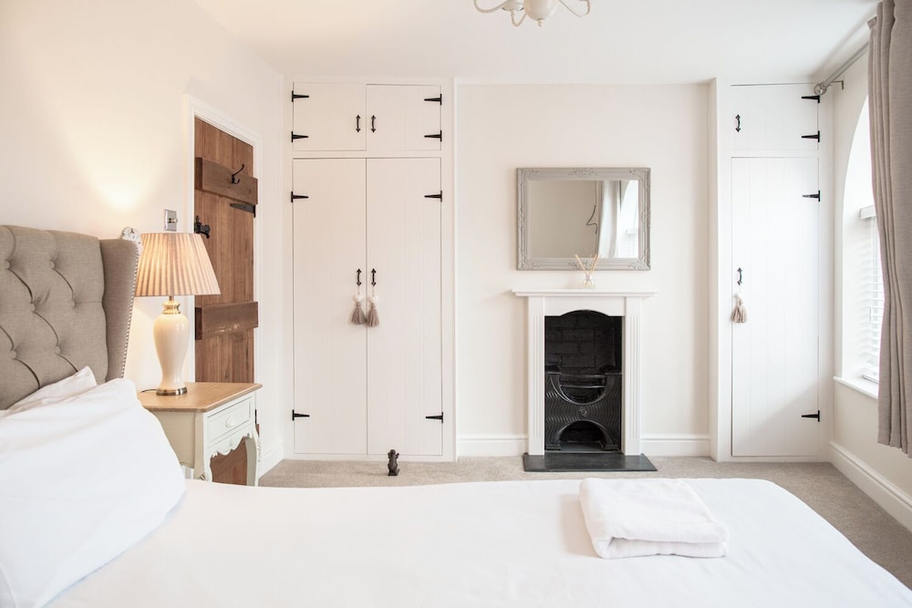 Charming 2 BD House in Tewkesbury Centre