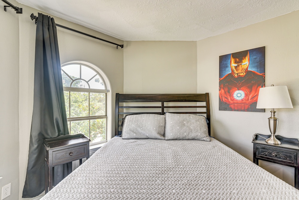 2 Mi to Dtwn: Walkable Apt in Houston!