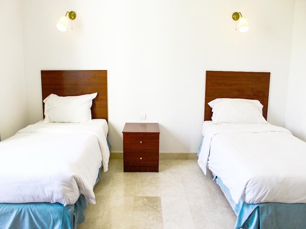 Stylish 2-bedroom Marina Escape